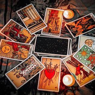 Daily Tarot & Oracle Card Pulls for Guidance
